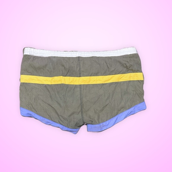 Vintage Free Style Dryfit Shorts 🩳 - Picture 2 of 3
